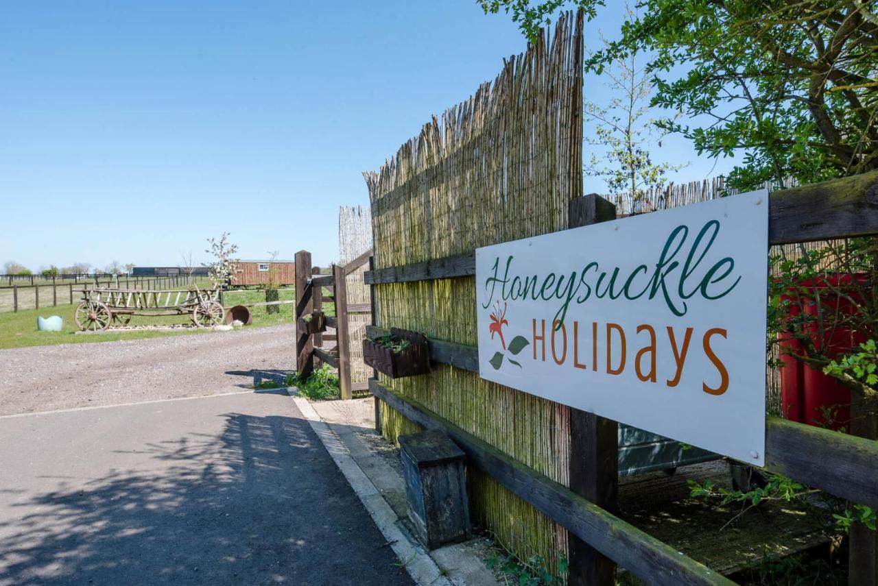 Honeysuckle Farm Holidays By Stay In Suffolk, Monk Soham ウッドブリッジ エクステリア 写真